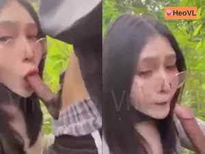 đi dã ngoại tiện đụ tình nhân ở trong rừng