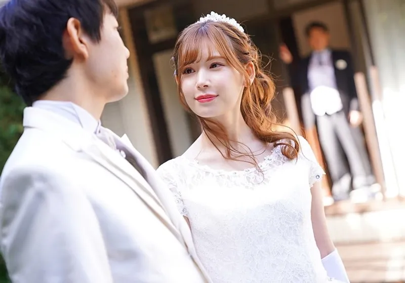Bố ông chồng xoạc người tình của con trai ngay sau lễ cưới của con trai